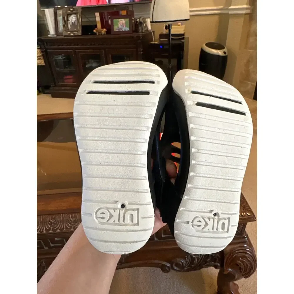 Boys Nike Sunray Protect 3. Size 9C